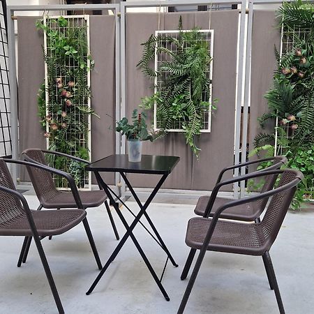 Monastiraki-Psiri, Old Town, 3-Bdr Apt, Sleep 6-10P, Spacious Court Yard Athén Kültér fotó