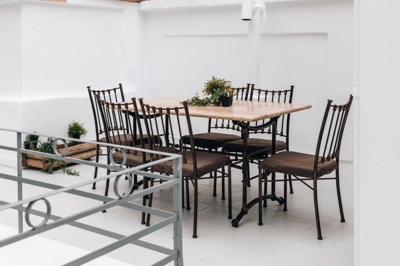 Monastiraki-Psiri, Old Town, 3-Bdr Apt, Sleep 6-10P, Spacious Court Yard Athén Kültér fotó